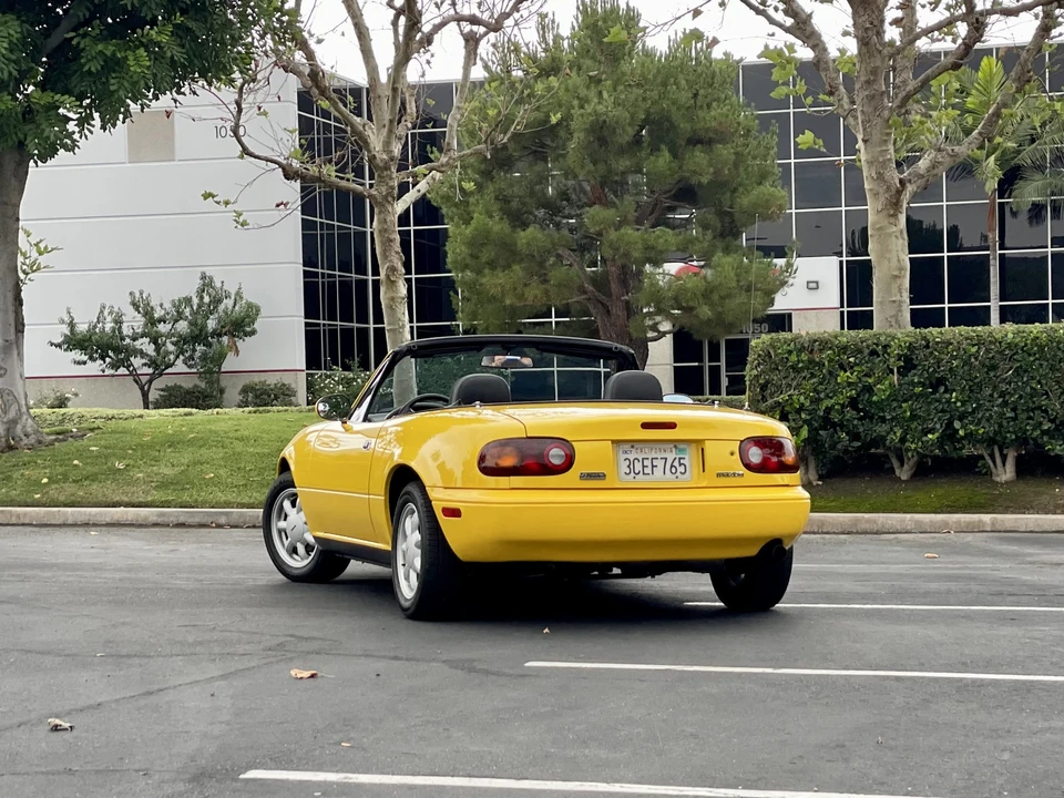 1992 Mazda NA MX-5 Miata - Image 9 of 31