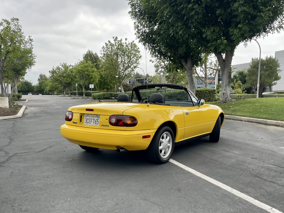 1992 Mazda NA MX-5 Miata - Image 16 of 31