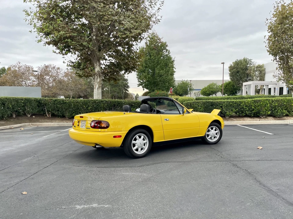 1992 Mazda NA MX-5 Miata - Image 17 of 31