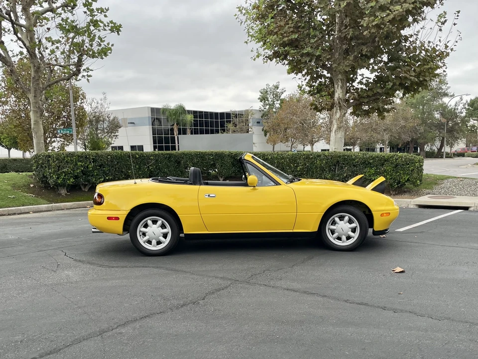 1992 Mazda NA MX-5 Miata - Image 18 of 31