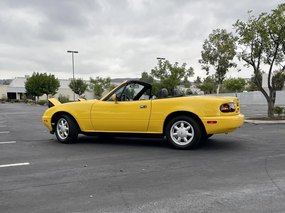 1992 Mazda NA MX-5 Miata - Image 13 of 31
