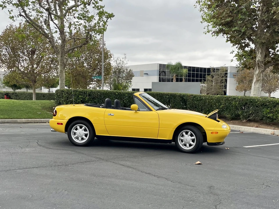 1992 Mazda NA MX-5 Miata - Image 19 of 31