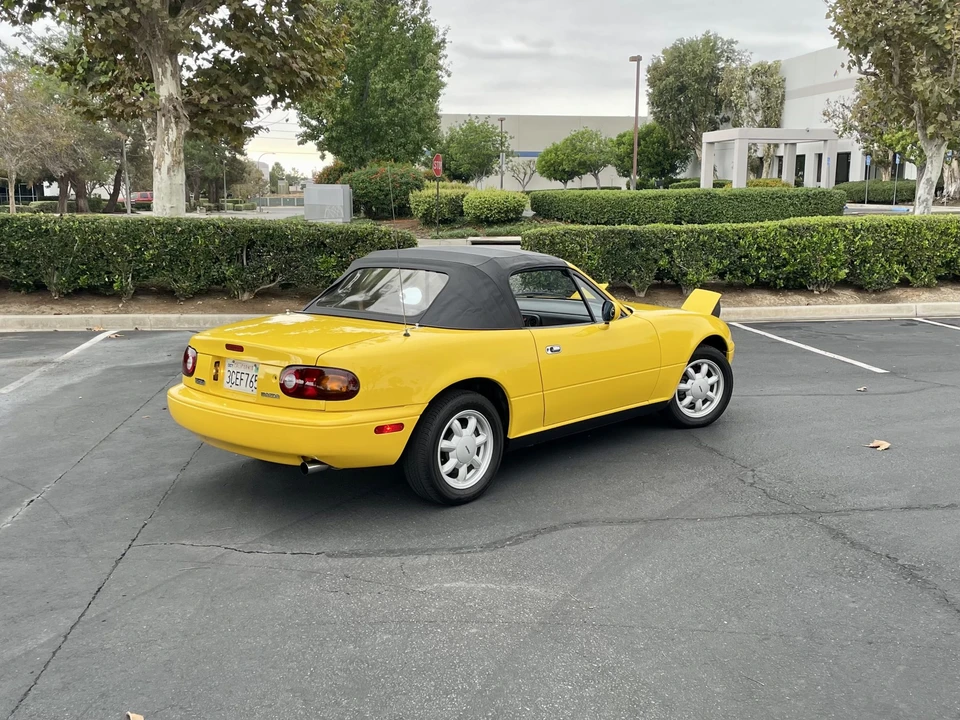 1992 Mazda NA MX-5 Miata - Image 25 of 31