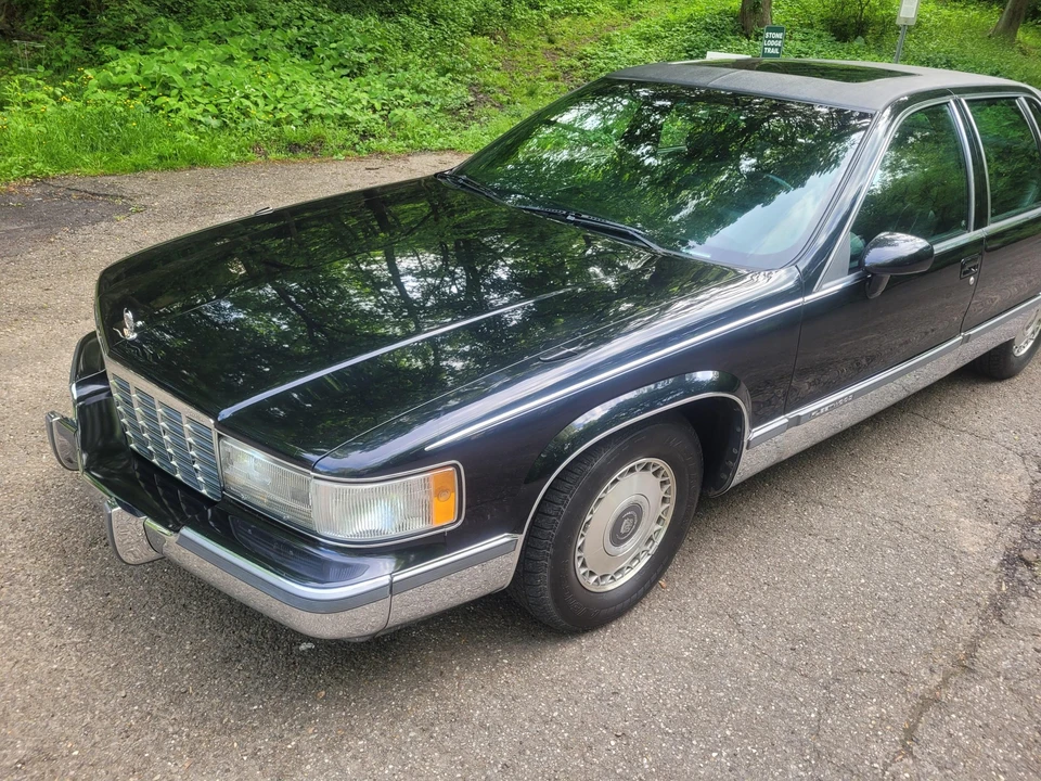 1994 Cadillac Fleetwood - Image 27 of 31