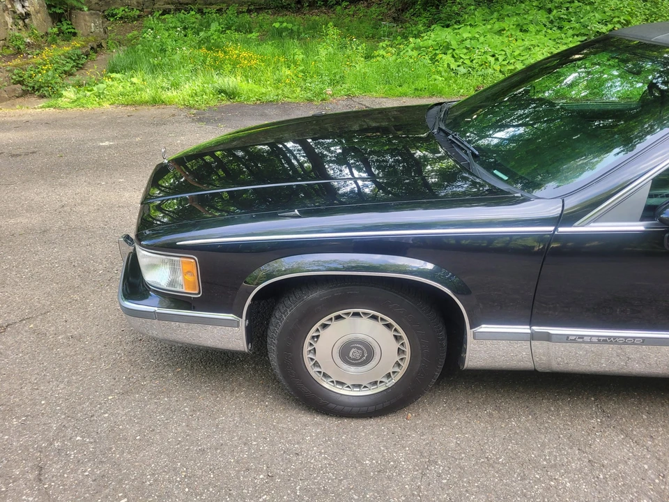 1994 Cadillac Fleetwood - Image 28 of 31