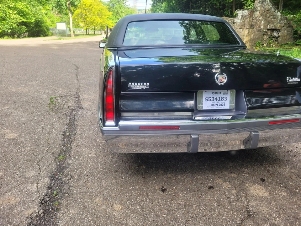 1994 Cadillac Fleetwood - Image 14 of 31