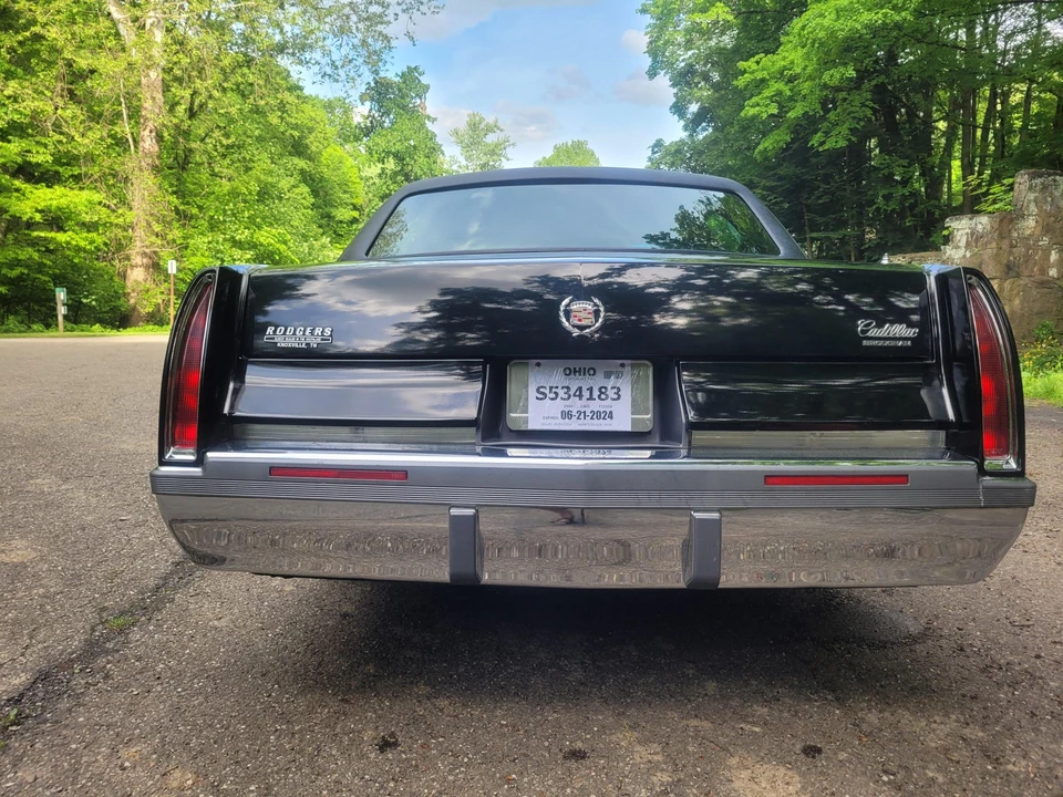 1994 Cadillac Fleetwood - Image 12 of 31