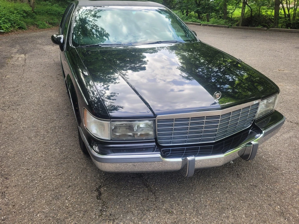 1994 Cadillac Fleetwood - Image 6 of 31