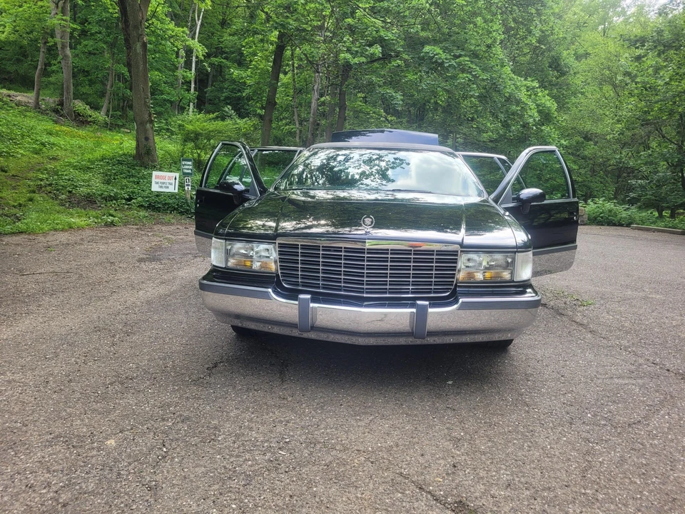 1994 Cadillac Fleetwood - Image 18 of 31