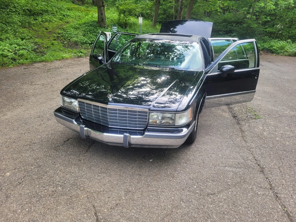 1994 Cadillac Fleetwood - Image 17 of 31