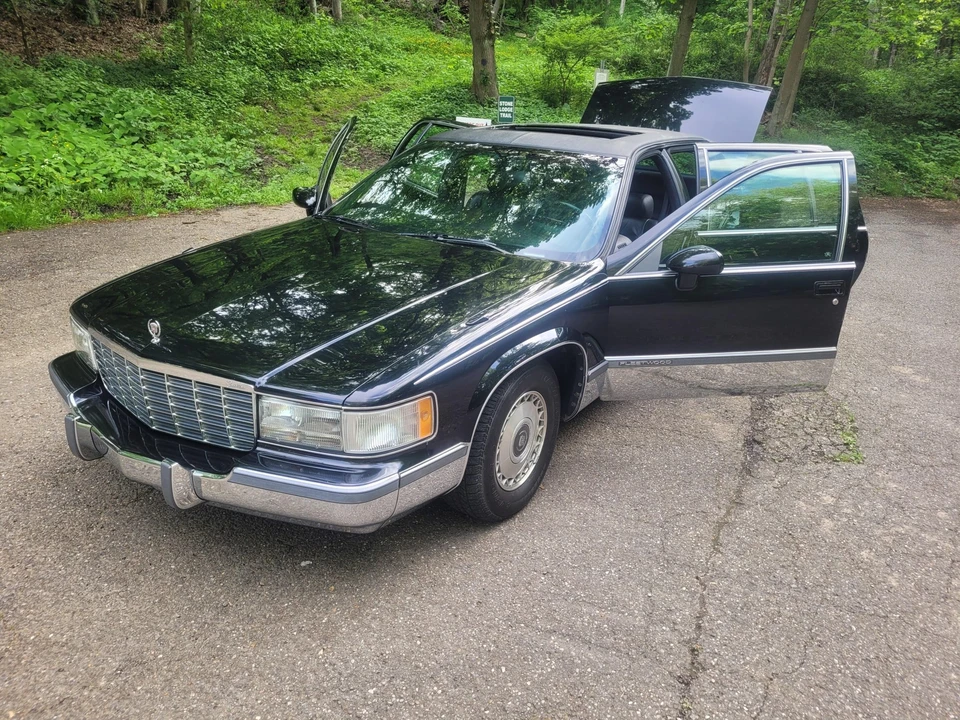 1994 Cadillac Fleetwood - Image 16 of 31