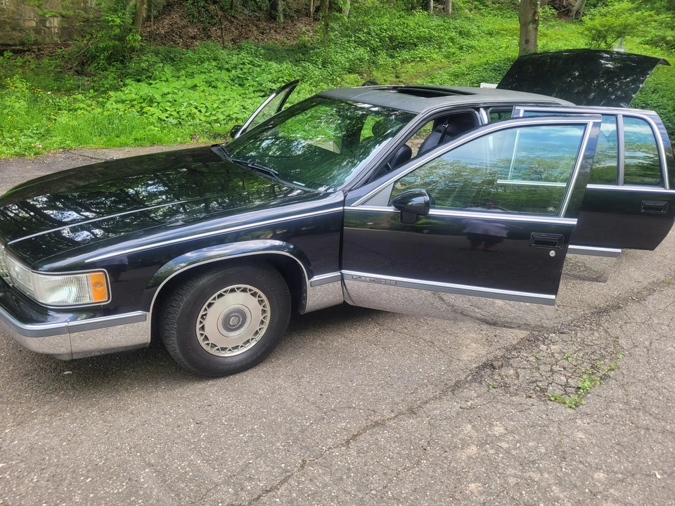 1994 Cadillac Fleetwood - Image 15 of 31