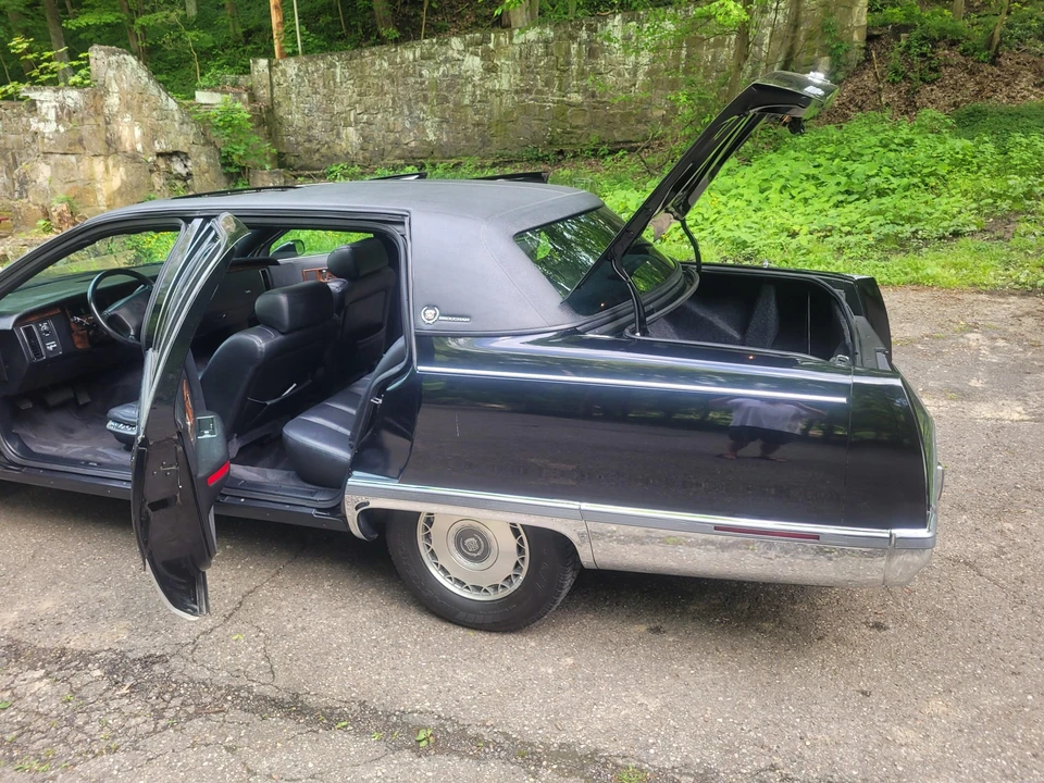 1994 Cadillac Fleetwood - Image 22 of 31