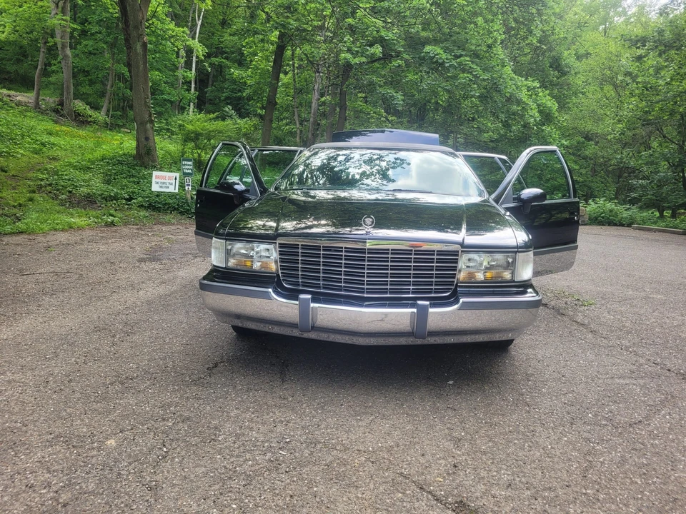 1994 Cadillac Fleetwood - Image 19 of 31