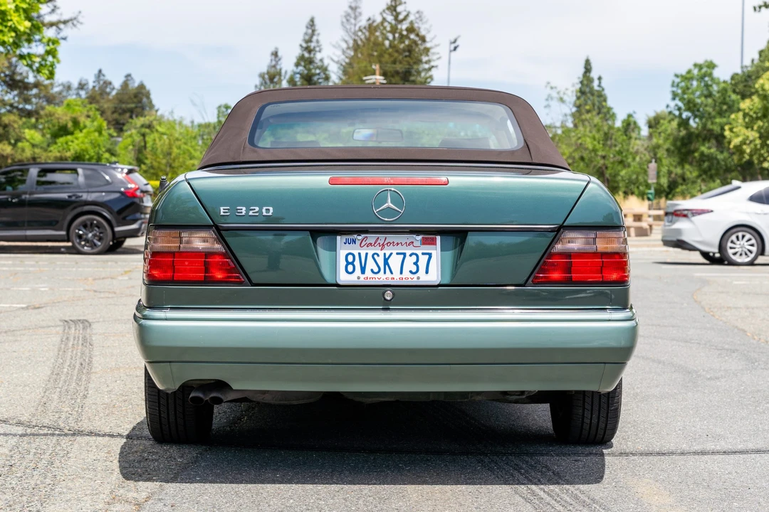 1994 Mercedes-Benz W124 E-Class - Image 11 of 31