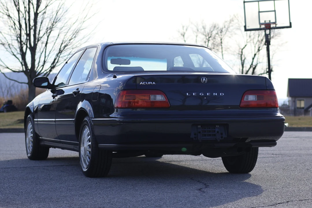 1995 Acura Legend 2nd Gen - Image 9 of 31
