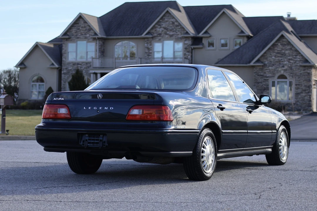 1995 Acura Legend 2nd Gen - Image 11 of 31
