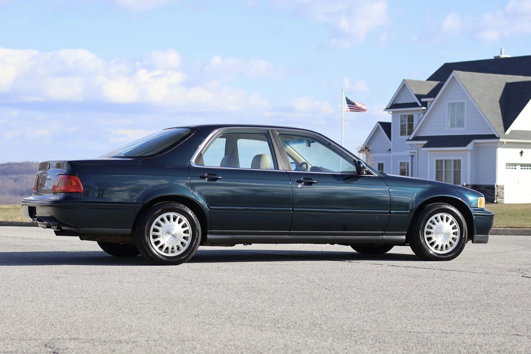 1995 Acura Legend 2nd Gen - Image 13 of 31