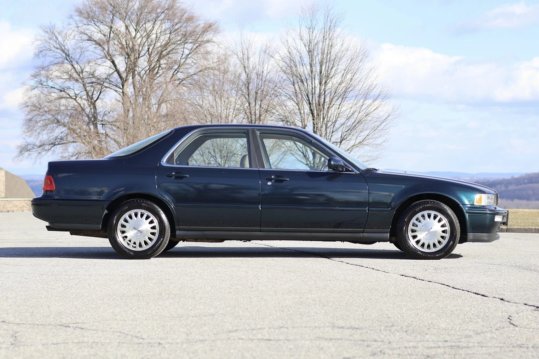 1995 Acura Legend 2nd Gen - Image 14 of 31