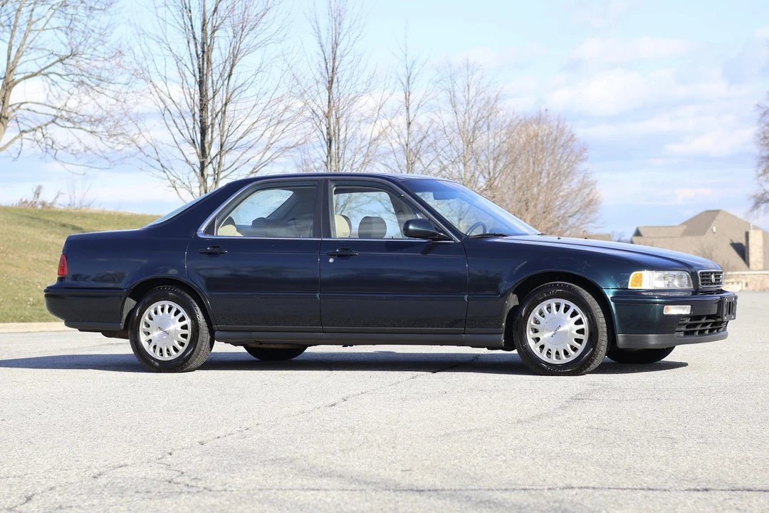 1995 Acura Legend 2nd Gen - Image 15 of 31
