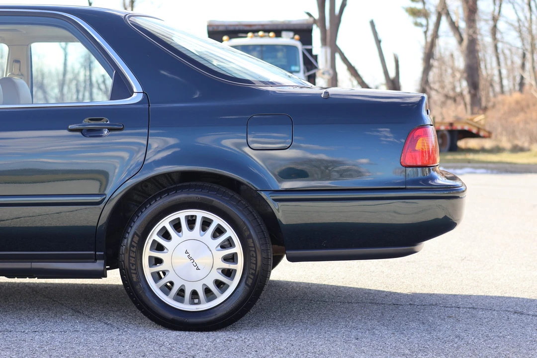 1995 Acura Legend 2nd Gen - Image 20 of 31
