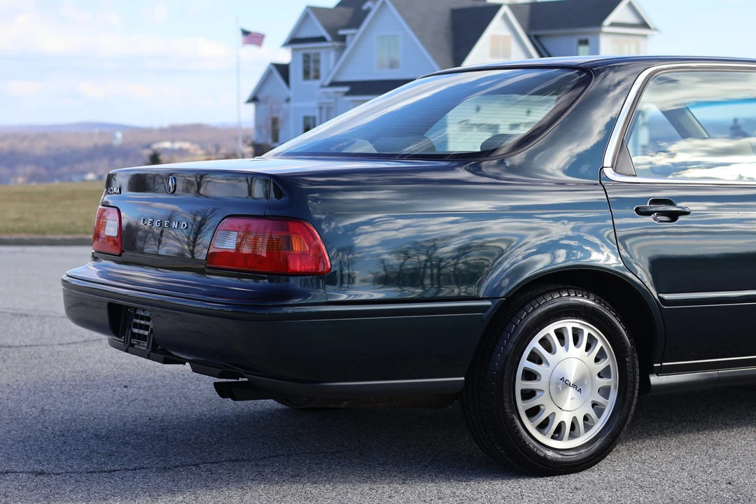 1995 Acura Legend 2nd Gen - Image 22 of 31