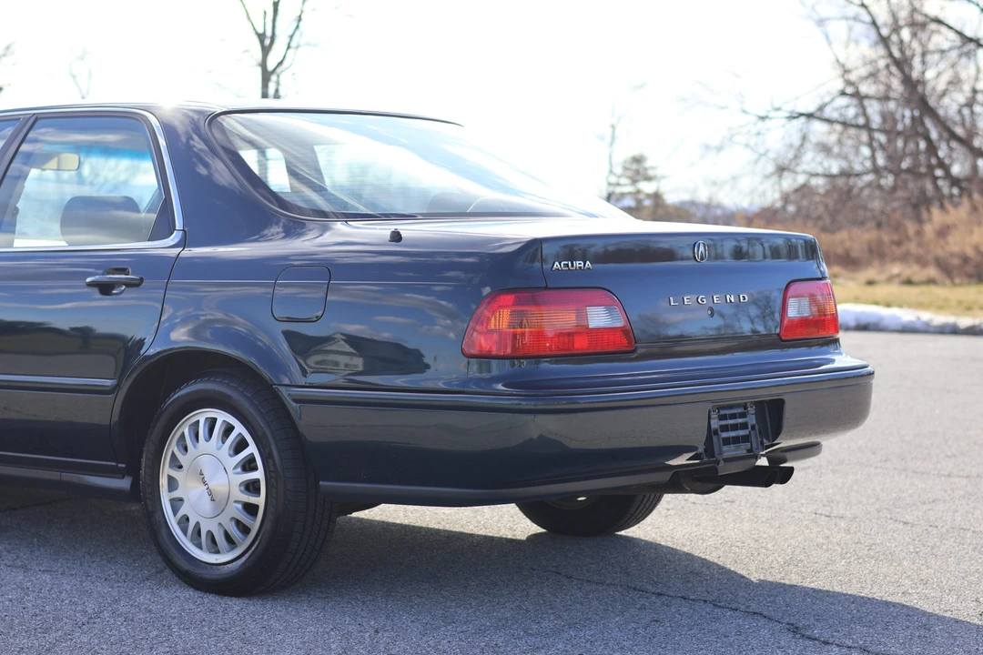 1995 Acura Legend 2nd Gen - Image 21 of 31