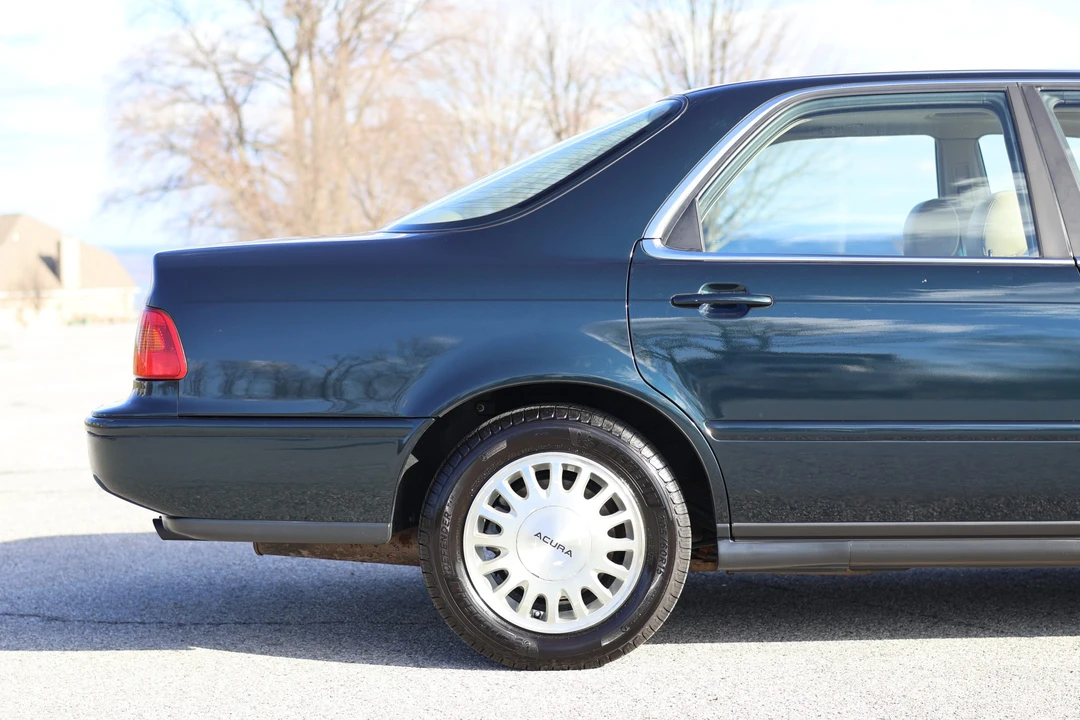 1995 Acura Legend 2nd Gen - Image 23 of 31