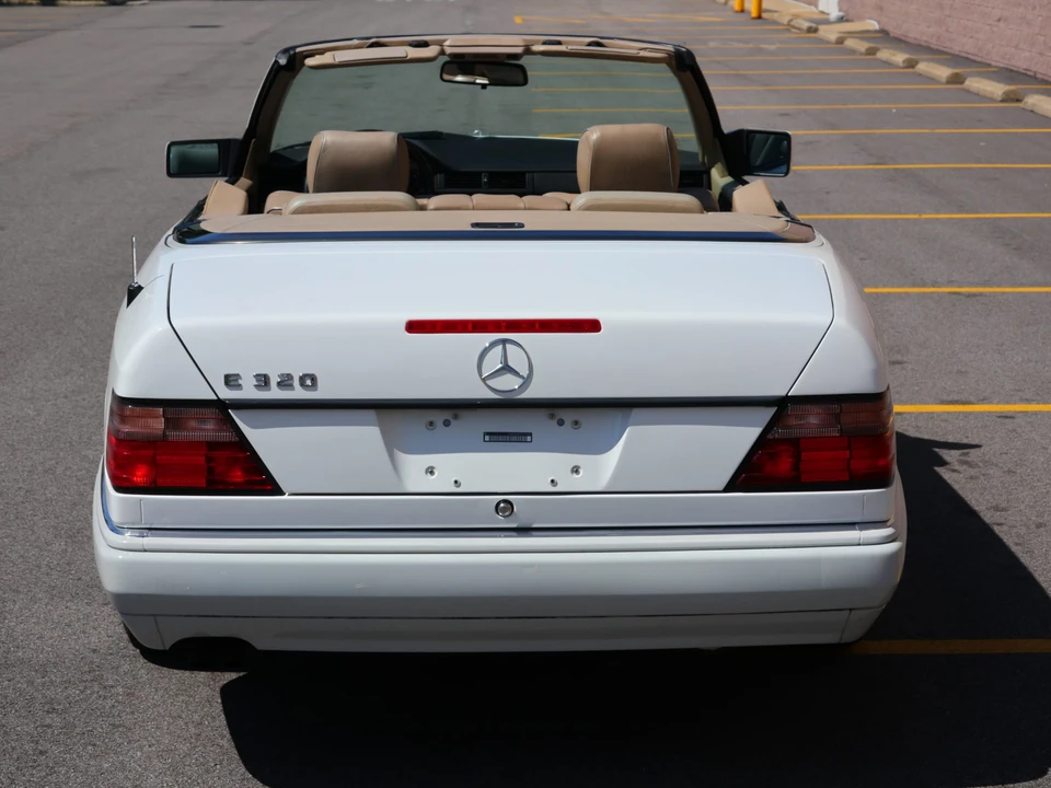1995 Mercedes-Benz W124 E-Class - Image 18 of 31