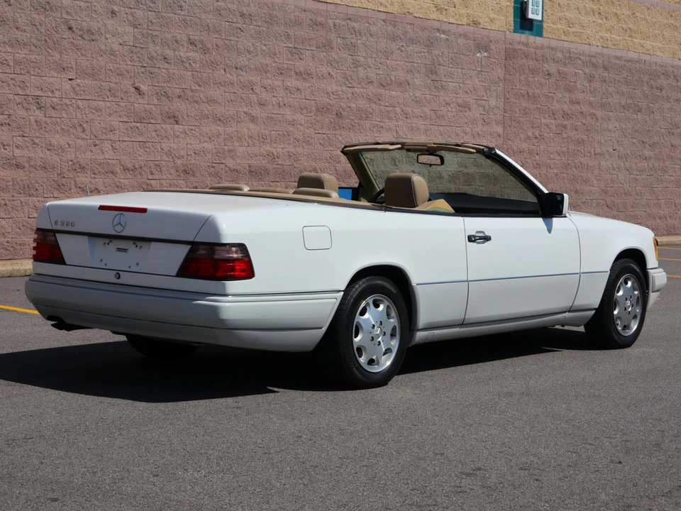 1995 Mercedes-Benz W124 E-Class - Image 16 of 31