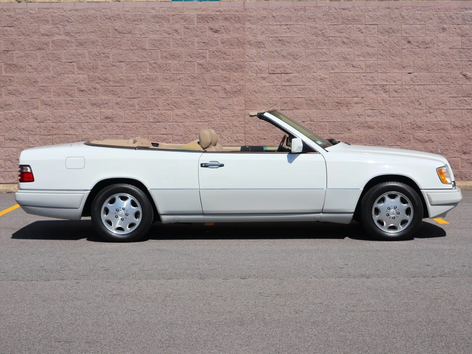 1995 Mercedes-Benz W124 E-Class - Image 15 of 31