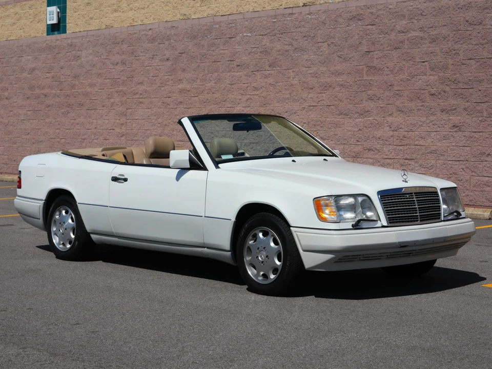 1995 Mercedes-Benz W124 E-Class - Image 14 of 31