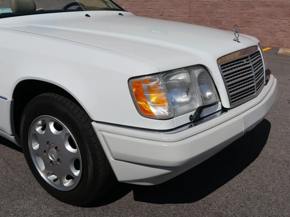 1995 Mercedes-Benz W124 E-Class - Image 23 of 31