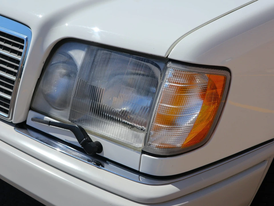 1995 Mercedes-Benz W124 E-Class - Image 28 of 31