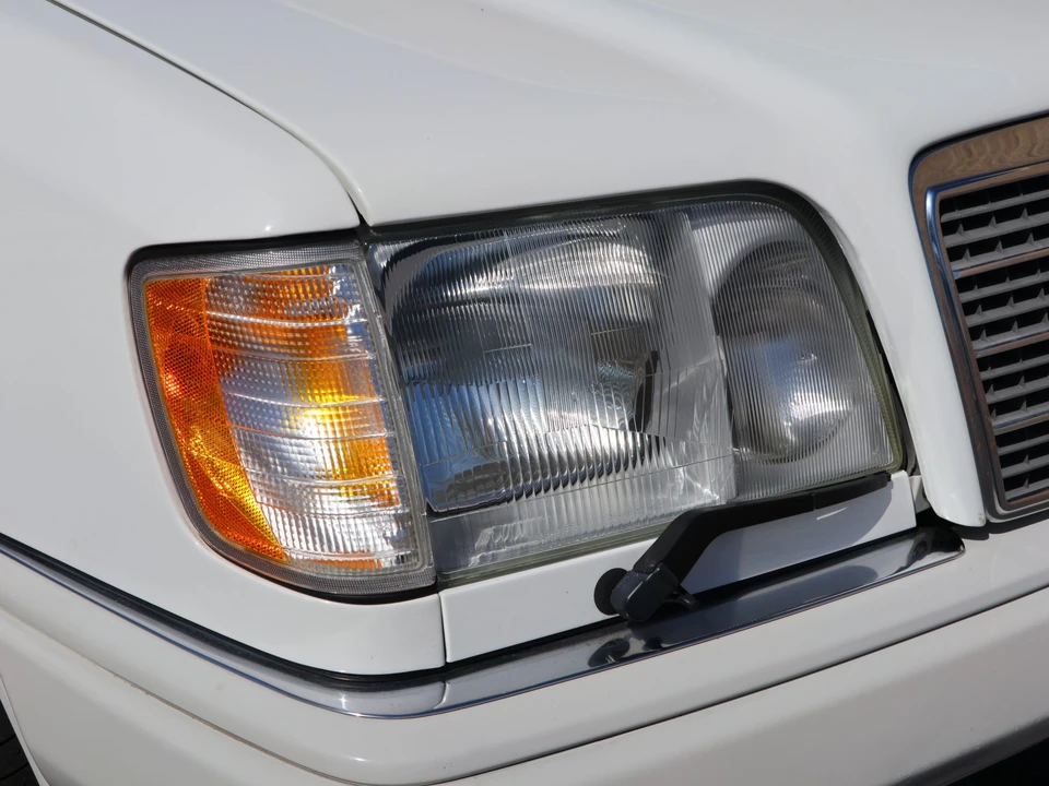 1995 Mercedes-Benz W124 E-Class - Image 26 of 31