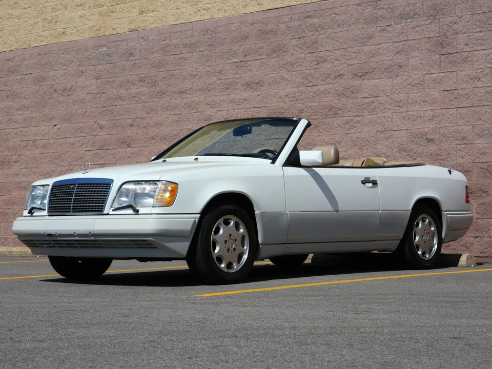 1995 Mercedes-Benz W124 E-Class - Image 2 of 31