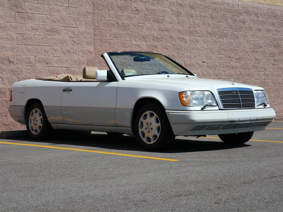 1995 Mercedes-Benz W124 E-Class - Image 13 of 31