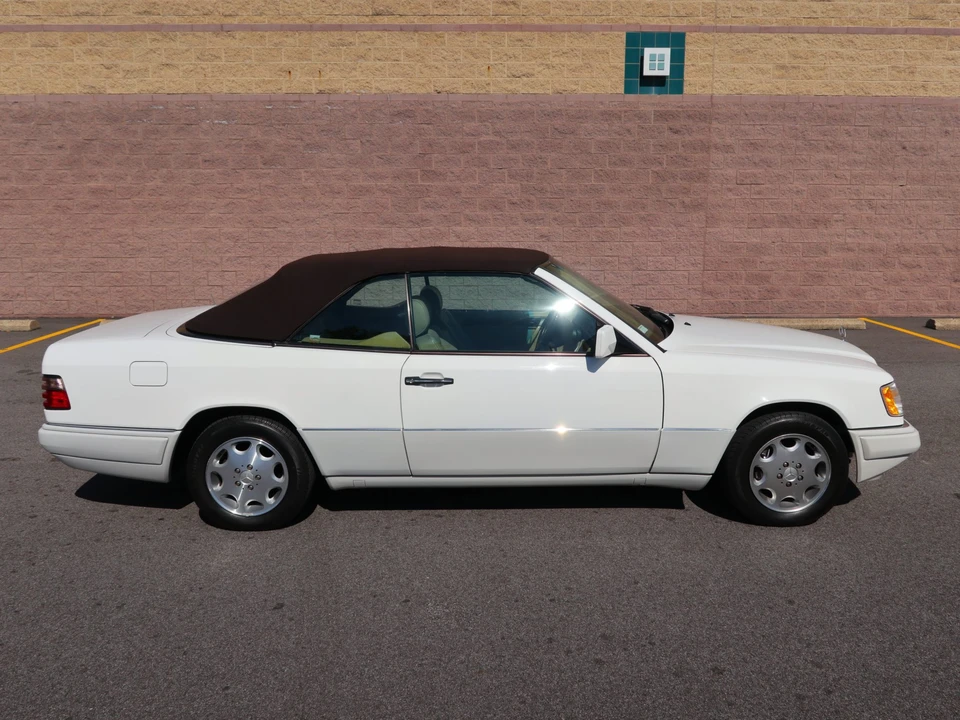1995 Mercedes-Benz W124 E-Class - Image 22 of 31