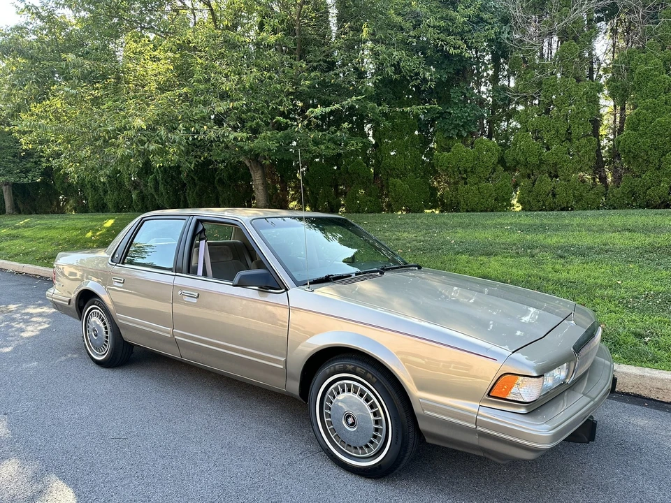 1996 Buick Century - Image 6 of 31