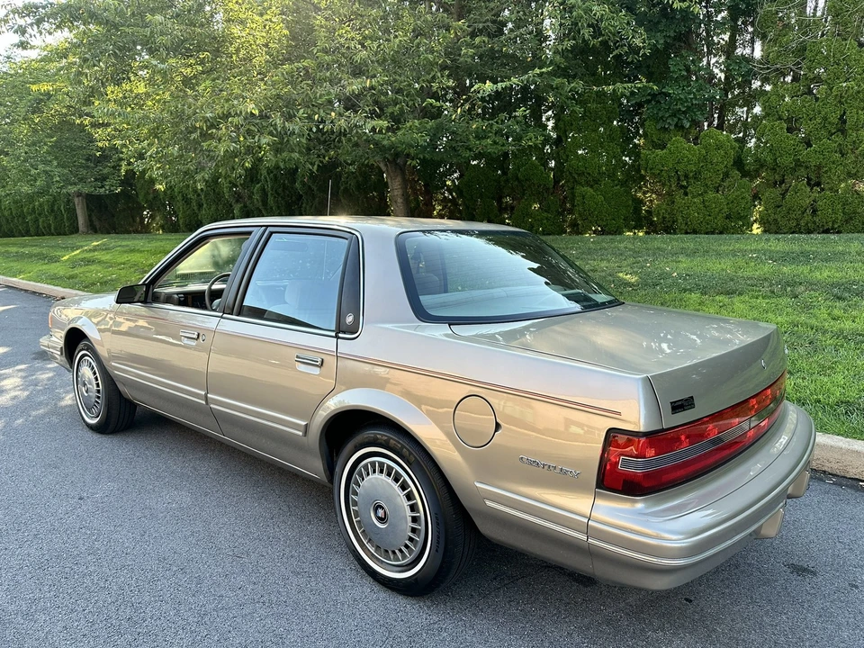 1996 Buick Century - Image 16 of 31