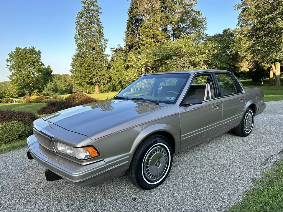 1996 Buick Century - Image 3 of 31