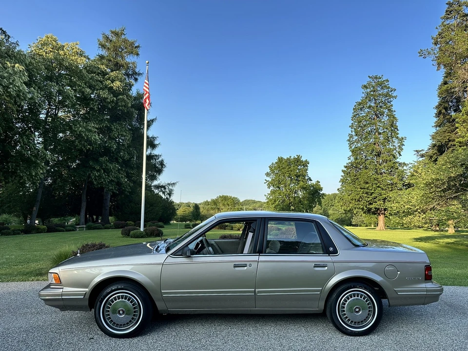 1996 Buick Century - Image 19 of 31
