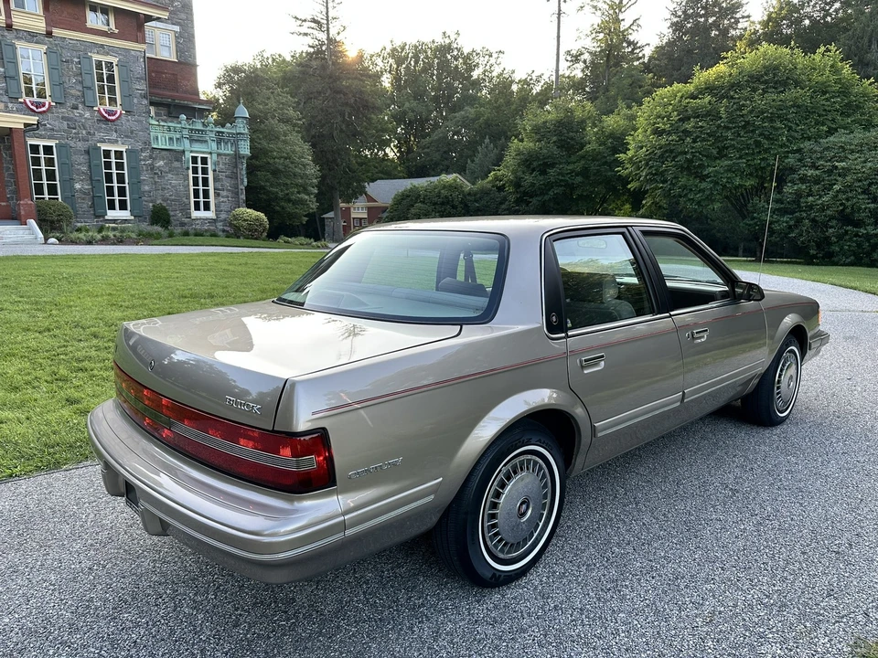 1996 Buick Century - Image 13 of 31
