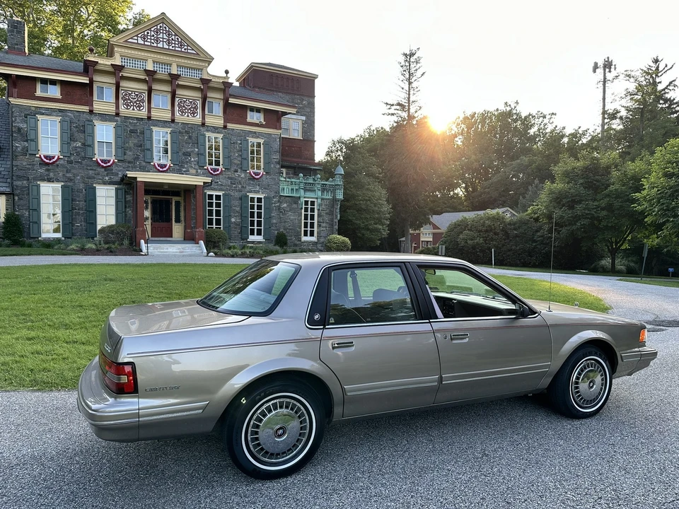 1996 Buick Century - Image 11 of 31