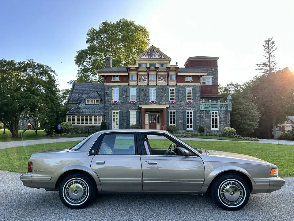 1996 Buick Century - Image 10 of 31