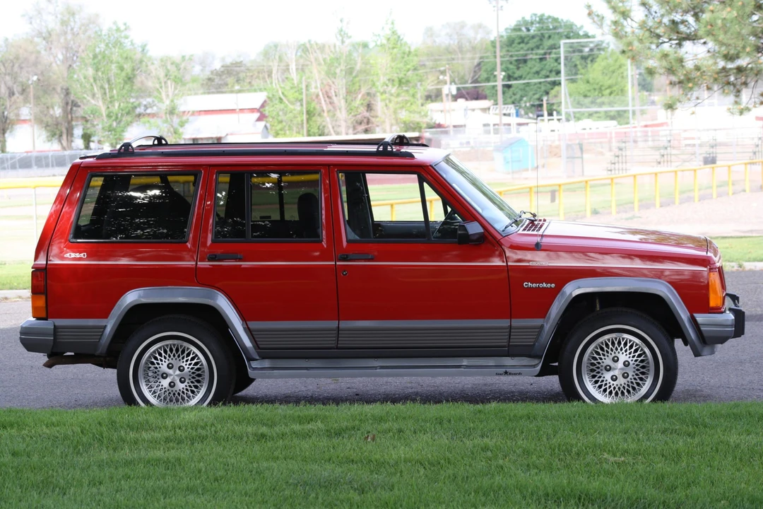 1996 Jeep XJ Cherokee - Image 10 of 31