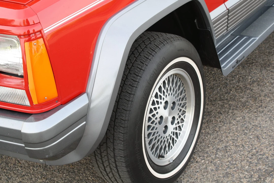 1996 Jeep XJ Cherokee - Image 24 of 31