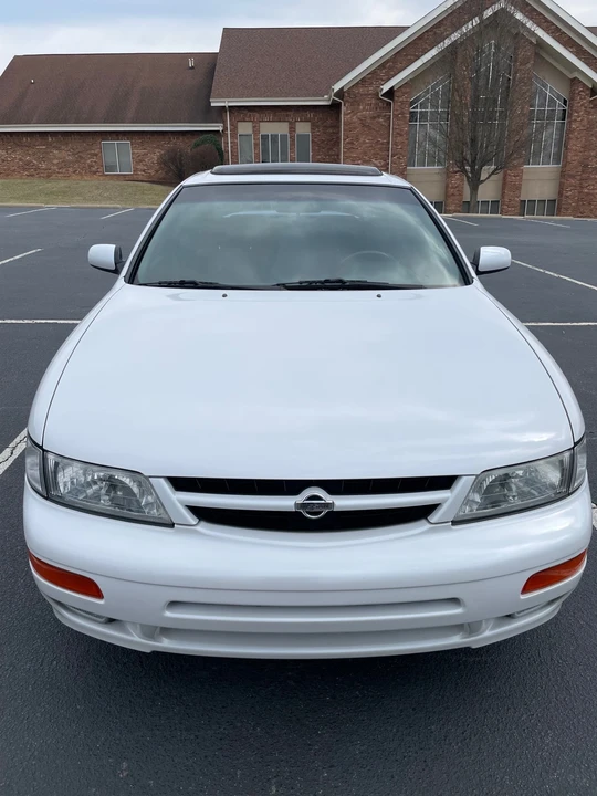 1997 Nissan Maxima 4th Gen - Image 16 of 31