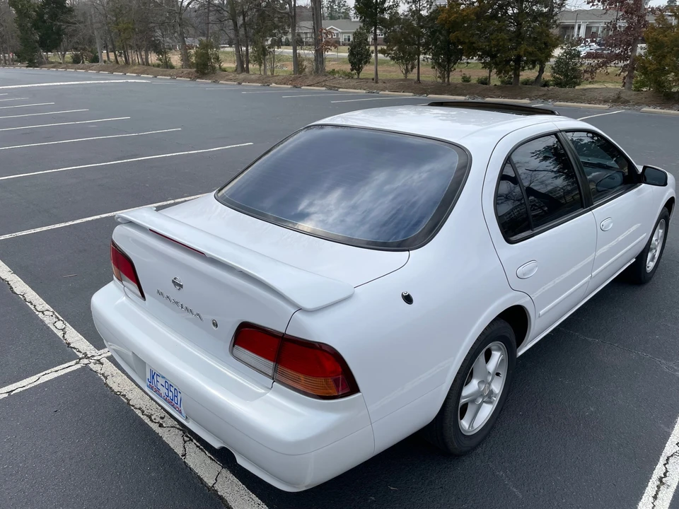 1997 Nissan Maxima 4th Gen - Image 11 of 31