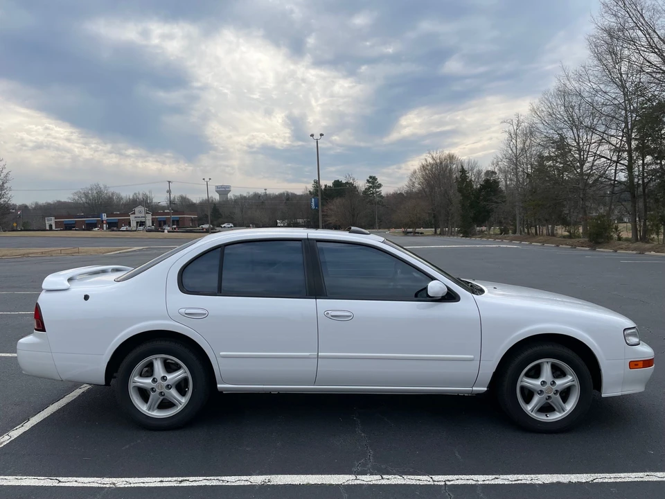 1997 Nissan Maxima 4th Gen - Image 12 of 31